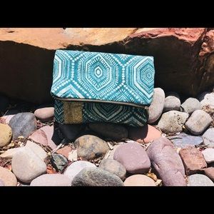 Tribal cLutCH